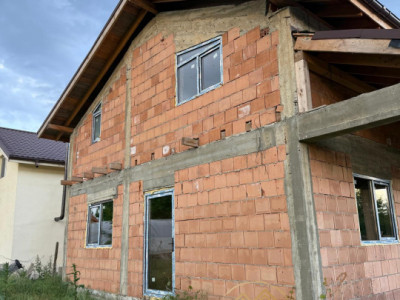 Movilita-Vila 6 camere, in constructie, 144mp utili, 1000mp teren